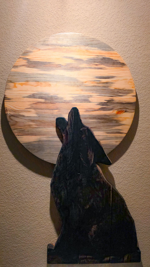 Howling Coyote